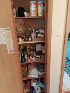 lot 204 image: Contents of Bathroom Closet