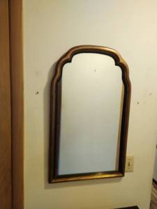 lot 205 image: Vintage Mirror
