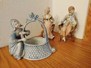lot 71 image: Three Figurines
