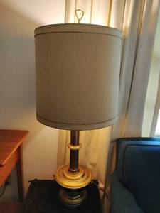 lot 74 image: Vintage Table Lamp