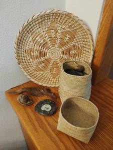 lot 88 image: Collection of Baskets and Rocks