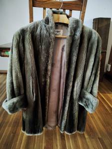 lot 18 image: Vintage Fur