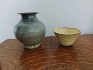 lot 28 image: 2 Studio Salt Glazed Ceramic Pottery Pieces