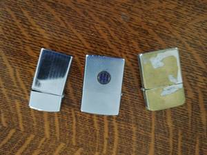 lot 32 image: 3 Vintage Zippos