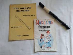 lot 400 image: Recorder & Music Books