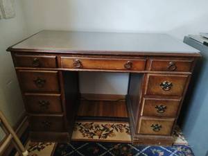 lot 413 image: Vintage Desk