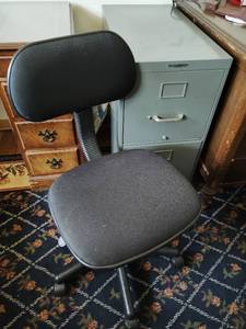 lot 414 image: Filing Cabinet & Office Chair