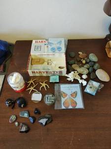 lot 420 image: Collection of Travel Souvenirs & More