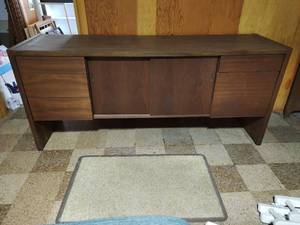 lot 460 image: Vintage MCM Credenza Buffet