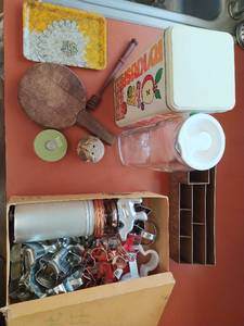 lot 241 image: Collection of Vintage Items