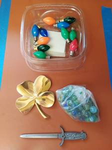 lot 242 image: Collection of Vintage Items