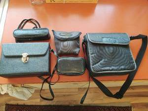 lot 252 image: Collection of Binoculars & a Scope