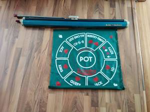lot 261 image: Vintage Projection Screen & Tripoley Game Board