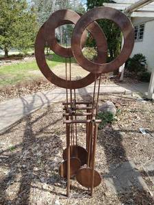 lot 7 image: Large Metal Artwork