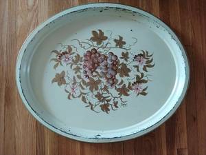 lot 286 image: Vintage Hand Painted Tray