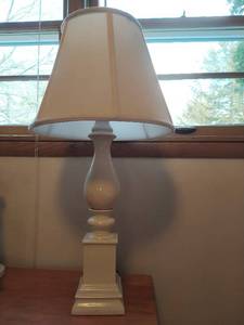 lot 178 image: Lamp