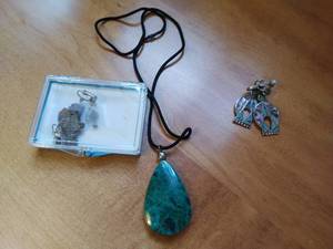 lot 196 image: Stone Jewelry