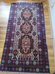 lot 319 image: Vintage Rug
