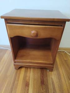 lot 334 image: Nightstand