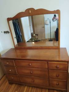 lot 333 image: Vanity