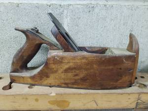 lot 353 image: Old Plane  2