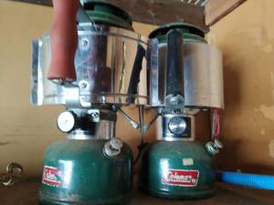 lot 370 image: Coleman Lanterns