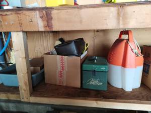 lot 376 image: Fishing Supplies