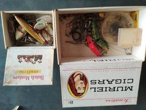lot 382 image: Fishing Lures