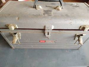 lot 379 image: Sm. Craftsman Toolbox