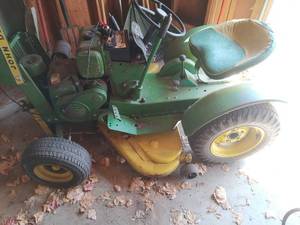 lot 483 image: Lawn Tractor