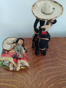 lot 556 image: Dolls