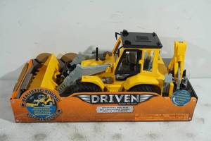 lot 75 image: NEW Driven Realistic Sound Tractor with Bucket and Excavator