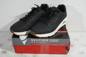 lot 37 image: NEW Skechers Uno Stand On Air Shoes - Mens 8
