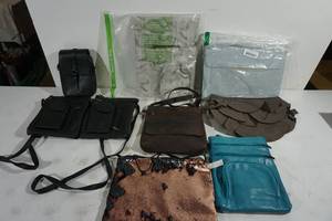 lot 27 image: Assorted NEW Purses and Bags