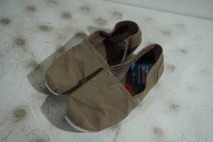 lot 31 image: NEW Skechers Bobs Memory Foam Shoes - Womens 9.5