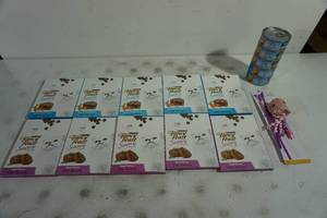 lot 191 image: Cat Food, Treats, and Toy