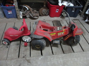 2 Kids 3 wheelers