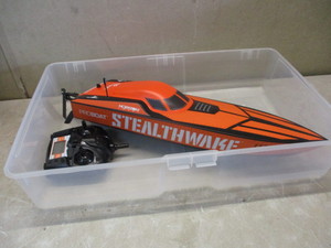 Horizon Stealthwake Boat with controller