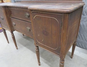 lot 42 image: ANTIQUE SIDEBOARD