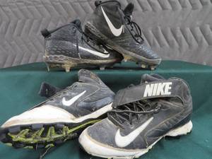 lot 21 image: 2 PAIR OF NIKE CLEATS