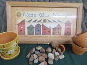 lot 24 image: AGATES AND HOME DECOR