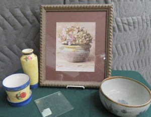 lot 29 image: BEAUTIFUL HYDRANGIA PICTURE PLUS POTTERY