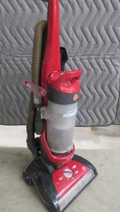 lot 101 image: HOOVER WINDTUNNEL VACCUME CLEANER