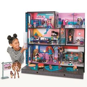 lot 41 image: NEW L.O.L. Surprise OMG House - Mansion 85 surprises NEW
