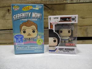 lot 78 image: Funko Lot - Andy Bernard - The office & Seinfelds Frank Costanza Shirt