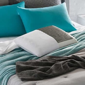 lot 82 image: Comfort Revolution Charcoal Gel Memory Foam Pillow