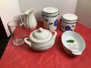 Assortment of Kitchen Pottery