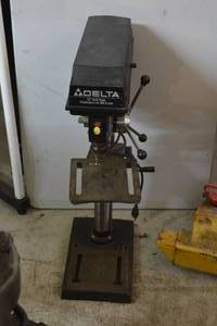 lot 1 image: Delta 12 Bench Top Drill Press