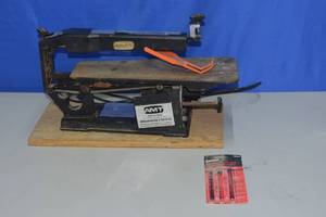 lot 13 image: AMT 15 Scroll Saw