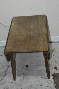 lot 31 image: Antique Small drop leaf kids table